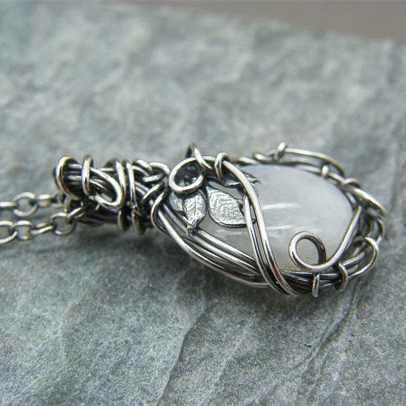 Selene Vintage Moonstone Necklace - Timeless Elegance