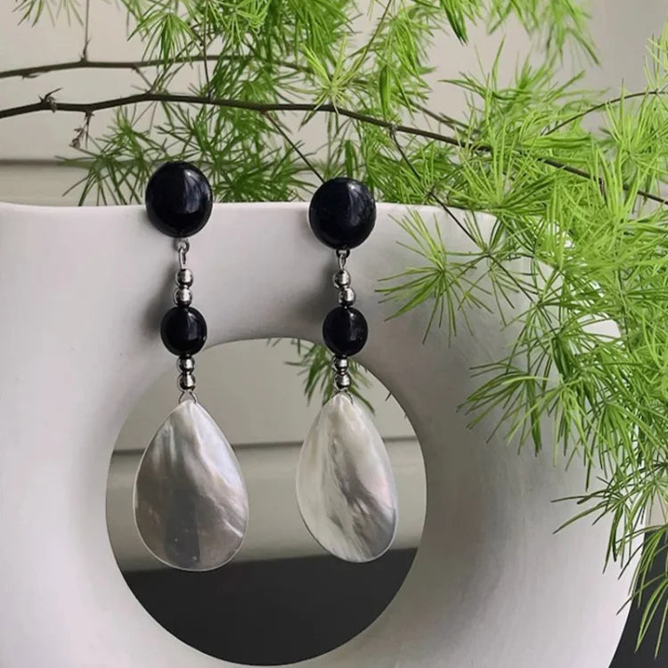 Naia - Vintage Shell Earrings