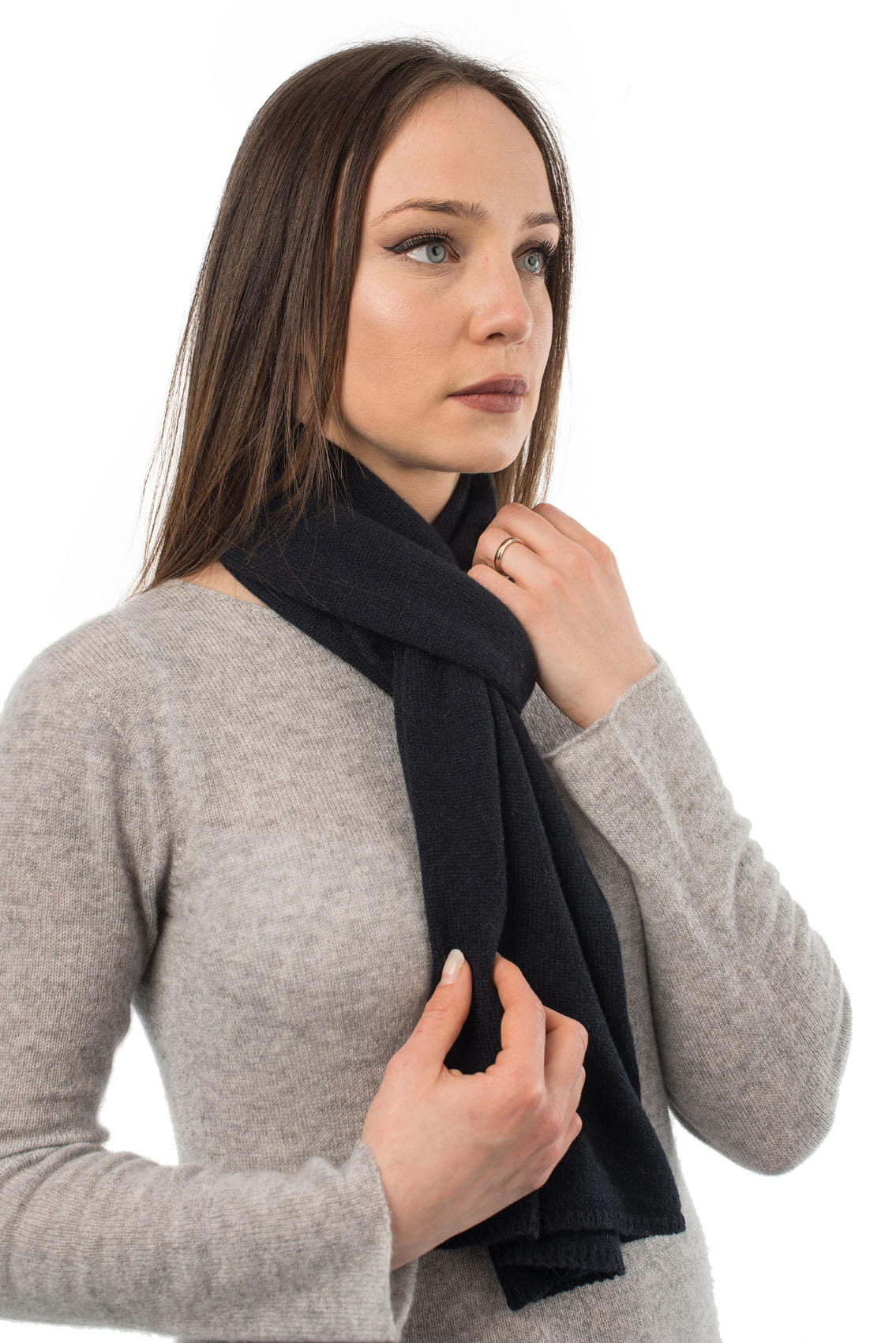 CashmereLux Scarf - Timeless Italian Craftsmanship