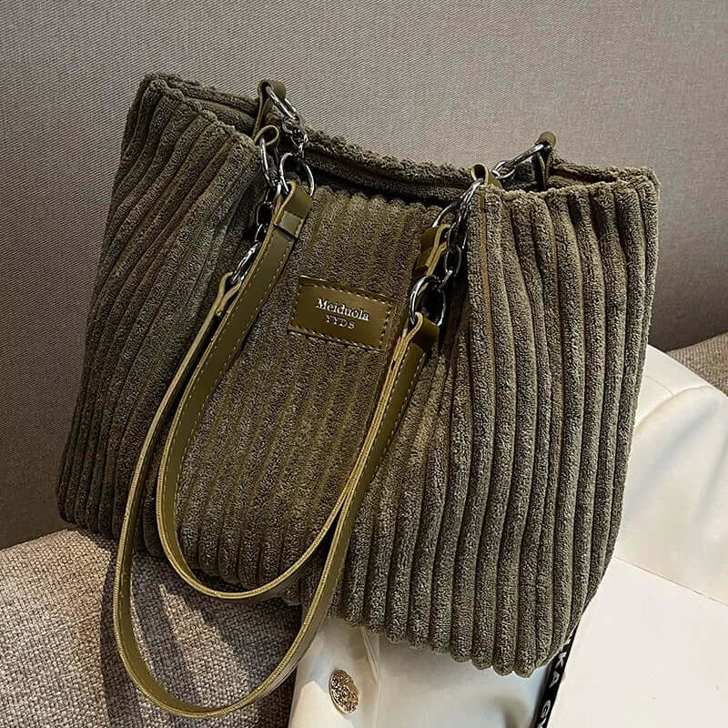 VelvetLuxe Bag - Elegant Luxury Velvet Handbag for Women