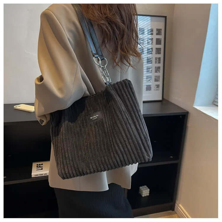 VelvetLuxe Bag - Elegant Luxury Velvet Handbag for Women