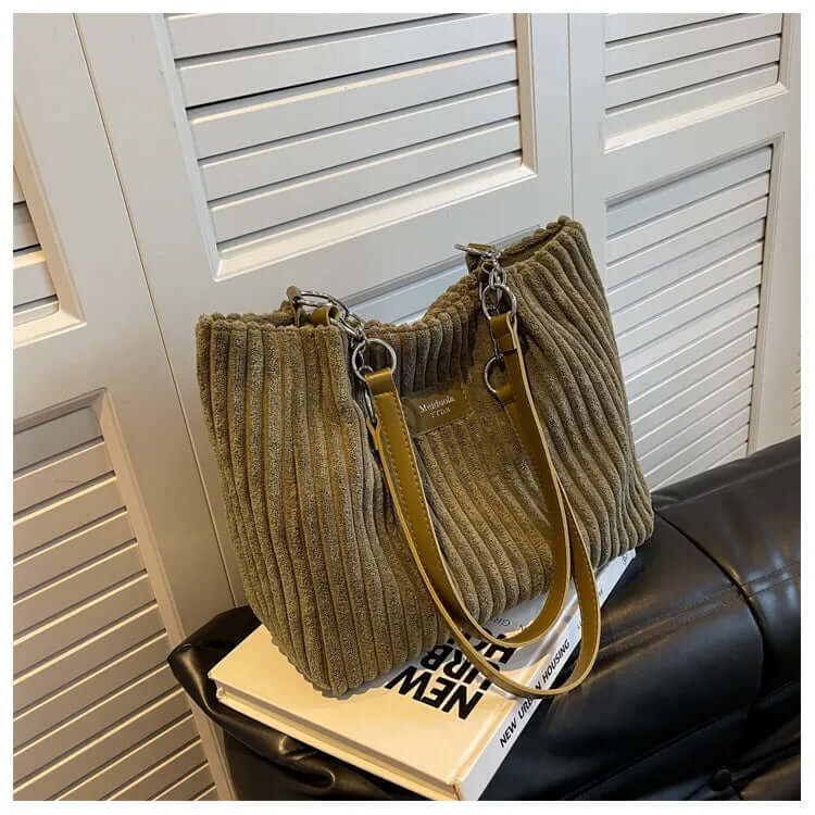 VelvetLuxe Bag - Elegant Luxury Velvet Handbag for Women
