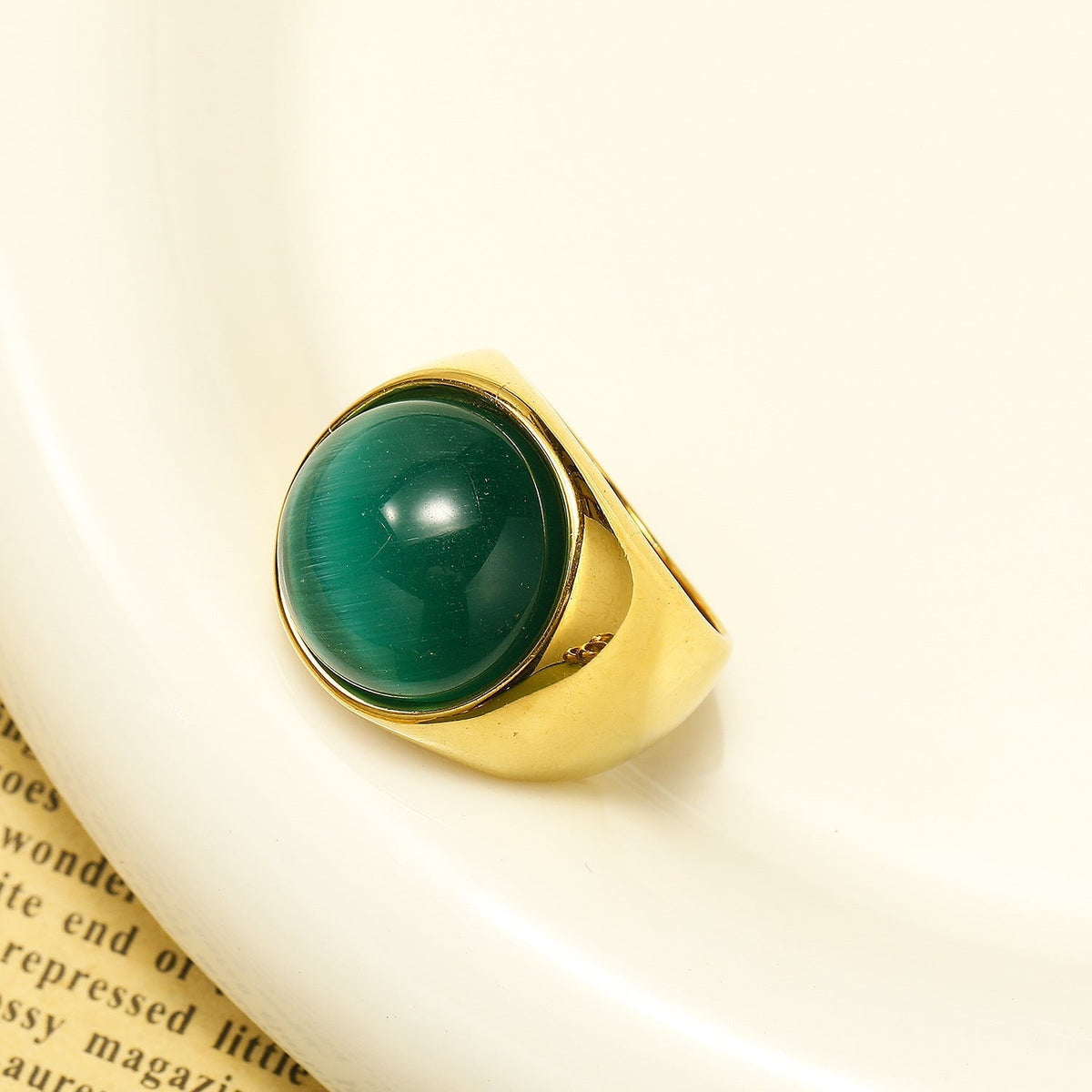 Hyzoria - Large Cat's Eye Gemstone Ring