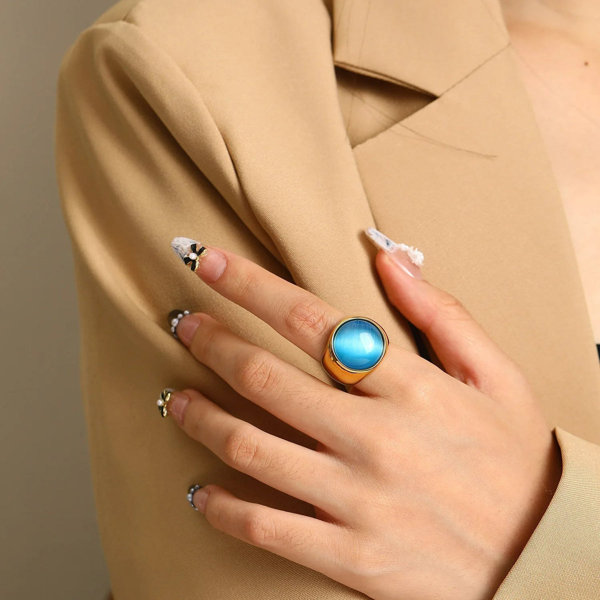 Hyzoria - Large Cat's Eye Gemstone Ring