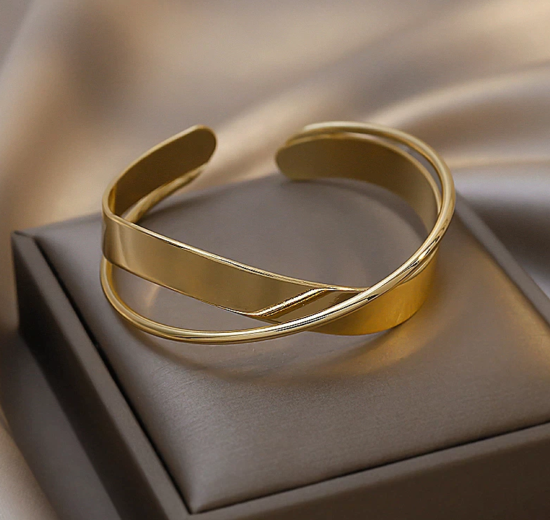 Horessa - Elegant European Bracelet in Silver and Gold