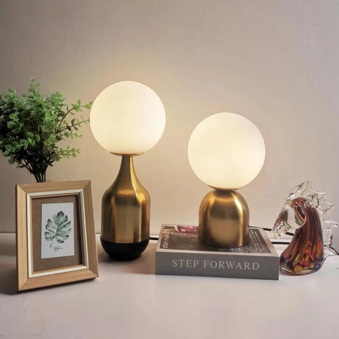 Vaentry - Glass Globe Table Lamp