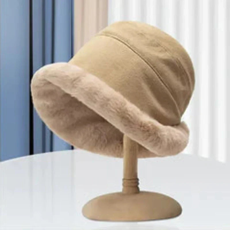 WinterGlow Beanie - Luxurious Warm Hat for Cold Days