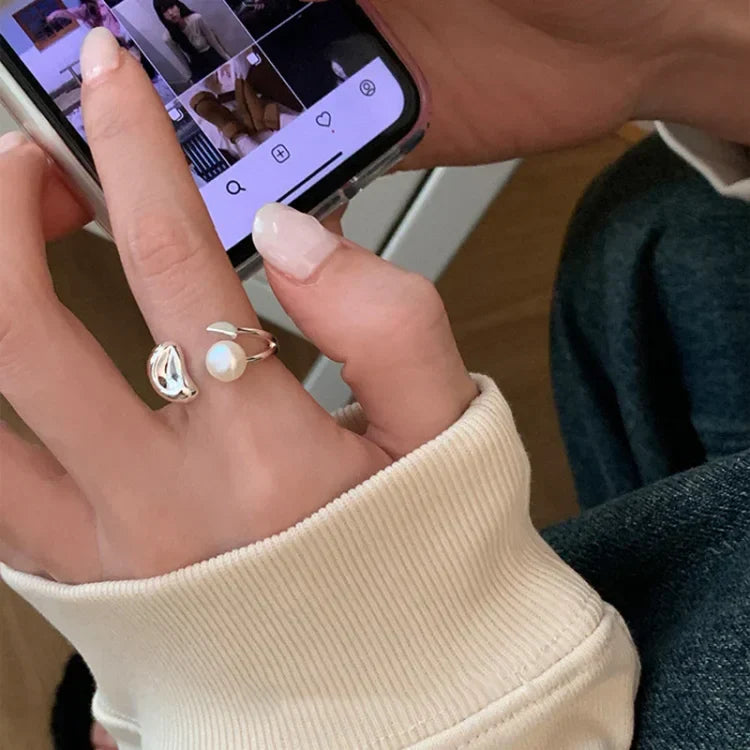 Elin - Adjustable Pearl Bean Ring