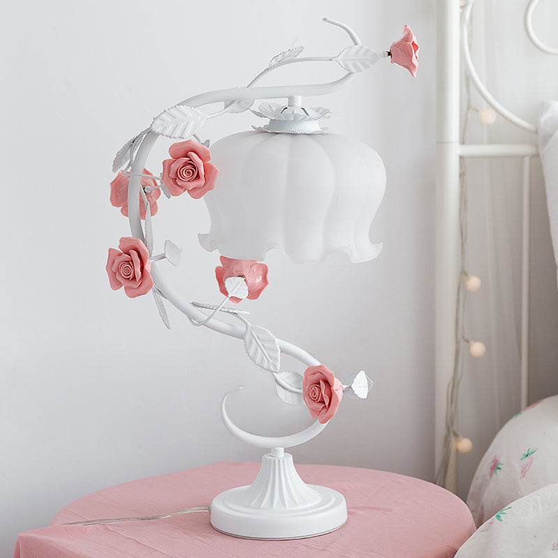 Lanmere - Romantic Floral Accent Light