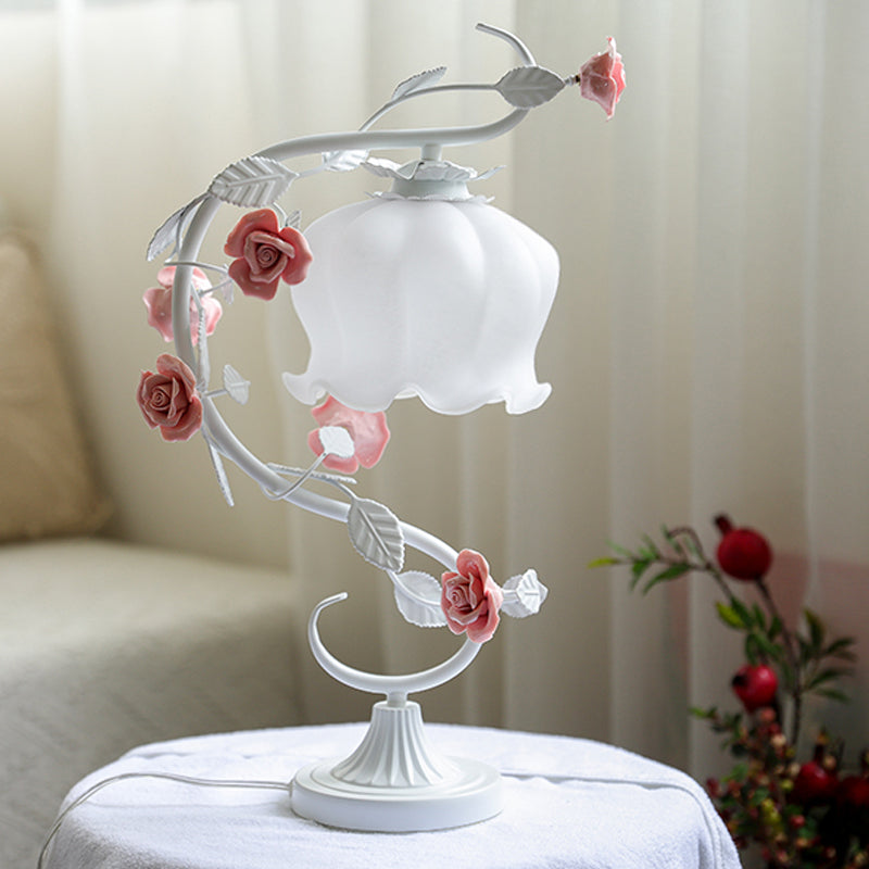 Lanmere - Romantic Floral Accent Light