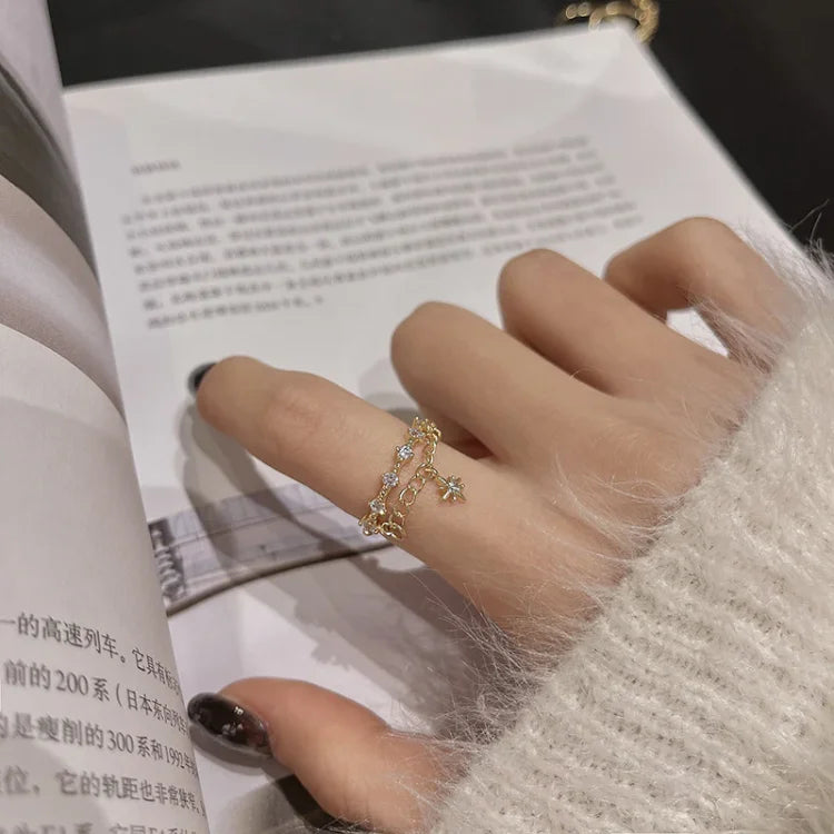 Delvara - Gold Hexagram Chain Ring