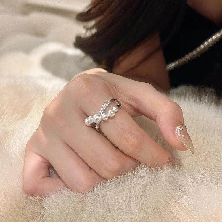 Nyvette - Vintage Ring with Sparkling Zirconia and Pearl