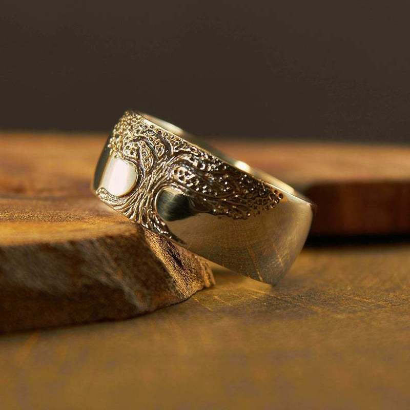 Wardessa - Elegant Tree of Life Ring