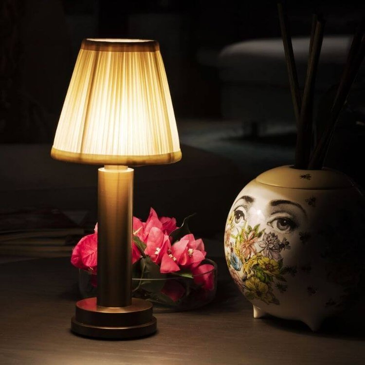 Doku - Wireless Rechargeable Table Lamp