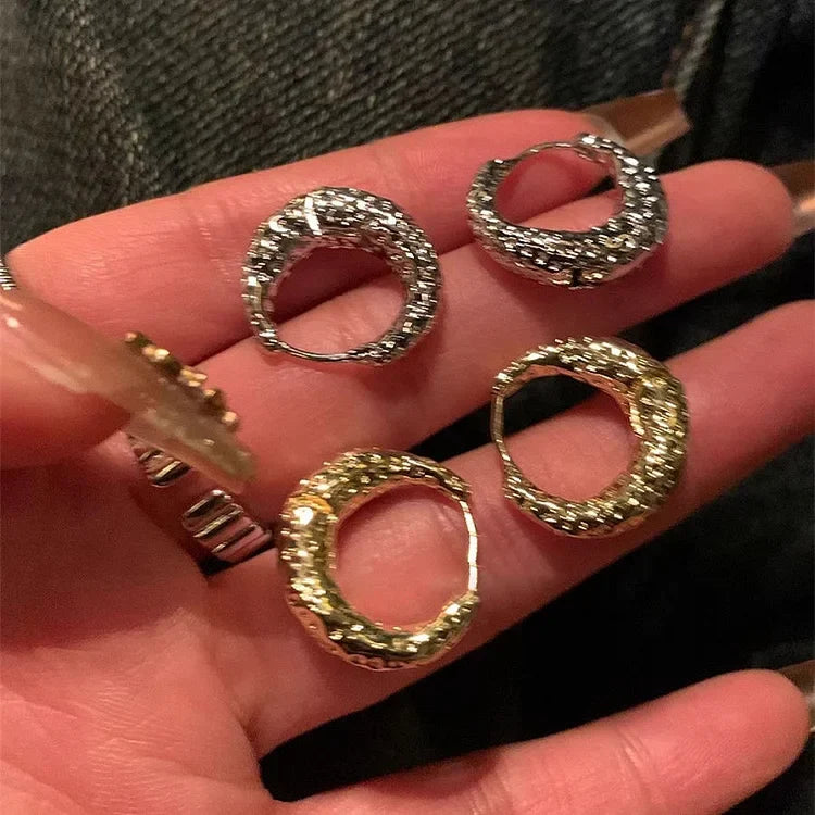 Ryvelle - Elegant Hoop Earrings for a Timeless Look
