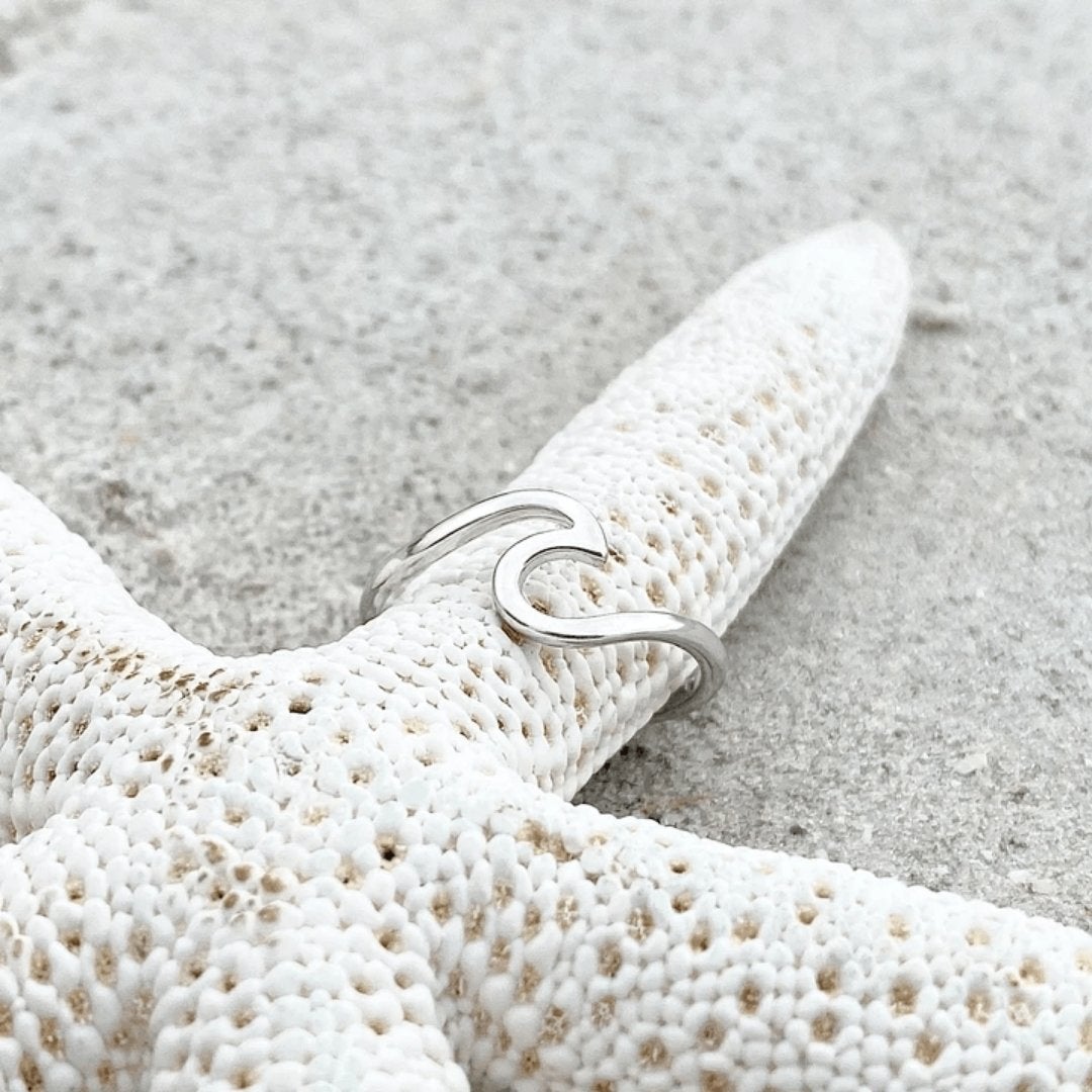 Maris Collection - Elegant Silver Wave Ring