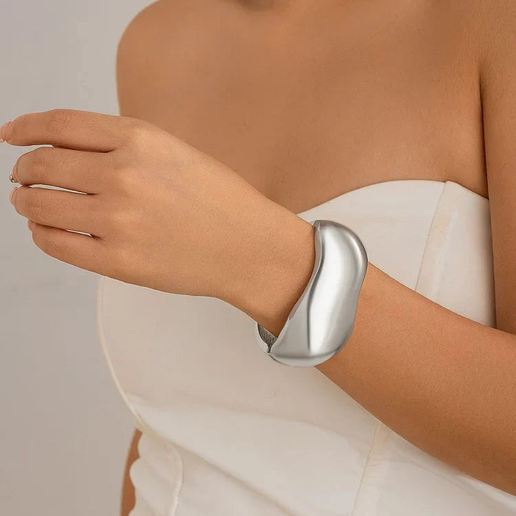 Celina Cross Bracelet - A Timeless Piece of Jewelry
