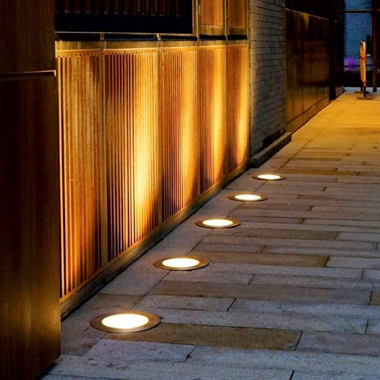 Leaf Harbor - Automatic Outdoor Pathway Lighting