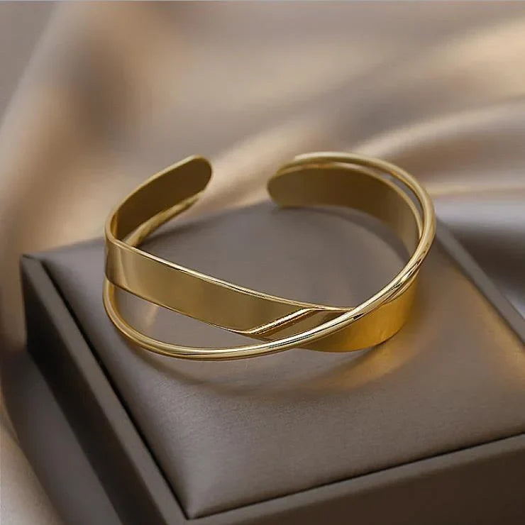 Elisa - Gold Infinity Bracelet with Matte Finish