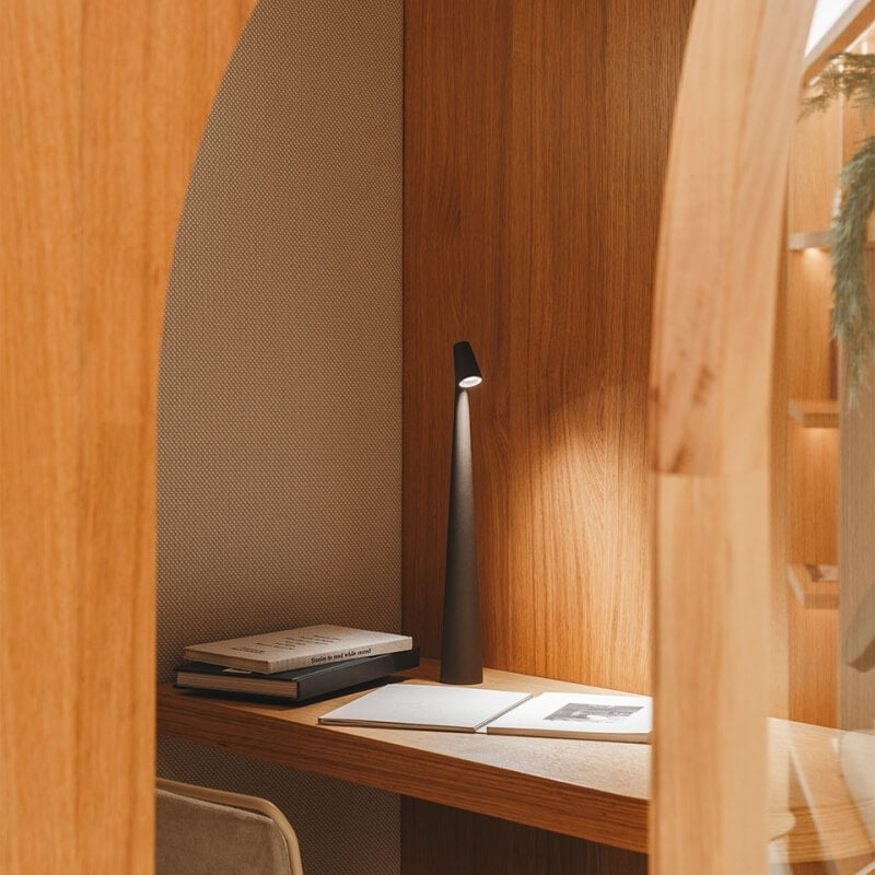 WeVolt - Rechargeable Wireless LED Table Lamp