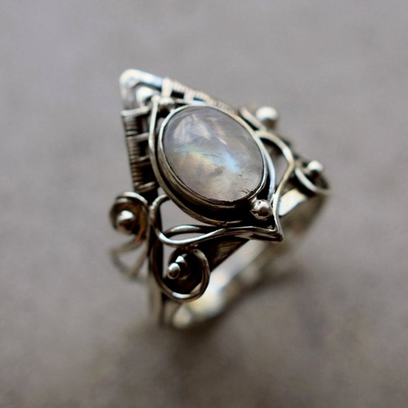 Weslora - Elegant Vintage Moonstone Ring