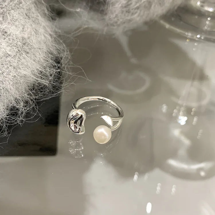 Elin - Adjustable Pearl Bean Ring