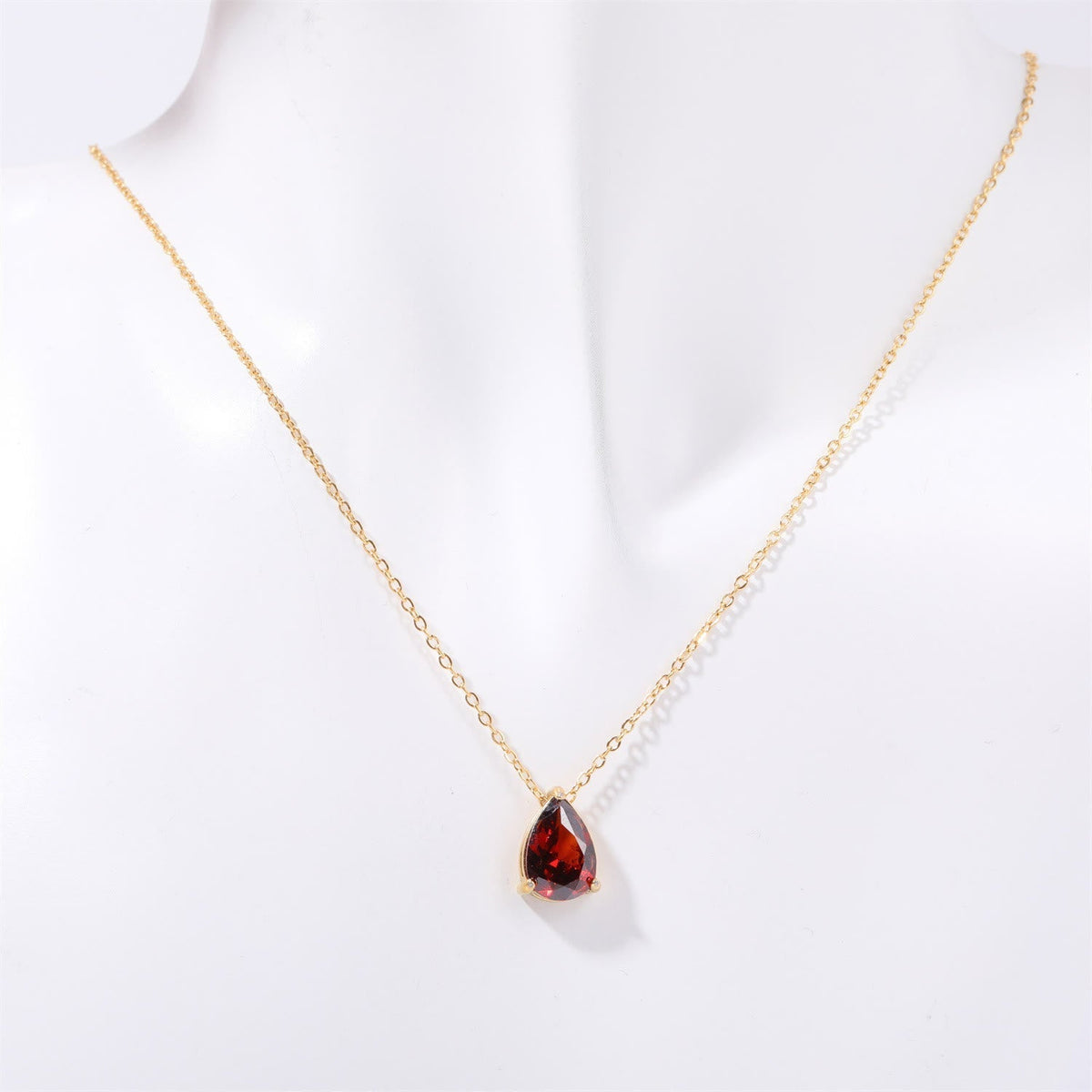 Ilvara - Elegant Garnet Birthstone Jewelry Set