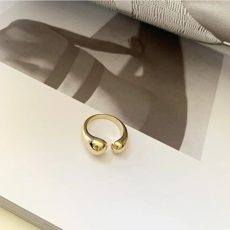 Elise Adjustable Minimalist Ring - Effortless Everyday Elegance