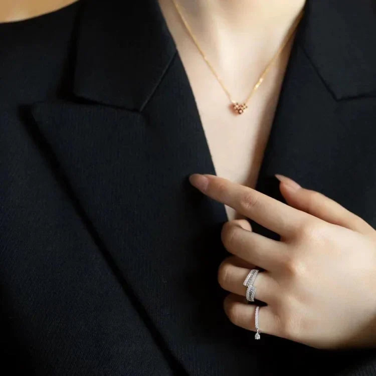 Isaline - Adjustable Water Drop Ring