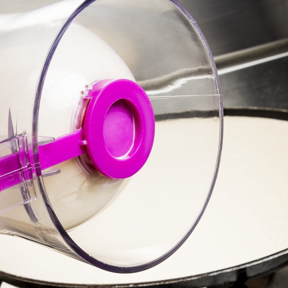QuickServe Dispenser - Effortless Batter Dispensing for Pancakes and Cupcakes
