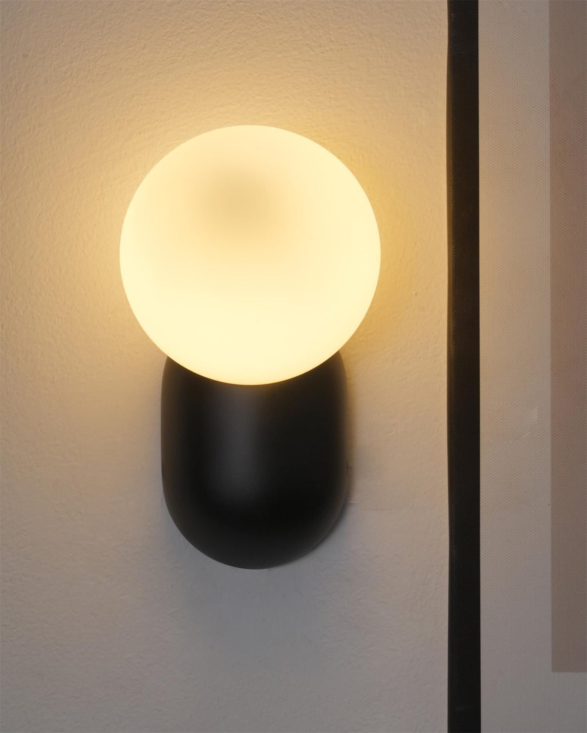 Frimwell - Warm Ambient LED Lighting