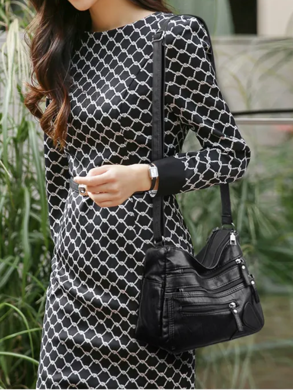 Carly Messenger Bag - A Vintage-Inspired Shoulder Bag