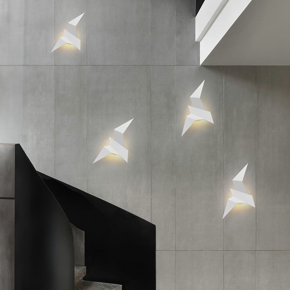 Bird-Shaped Design Wall Lamp - Nature-Inspired Iron Accent Light