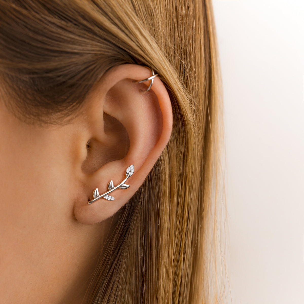 Gyrelle - Stylish U-Shaped Ear Cuffs for Everyday Elegance