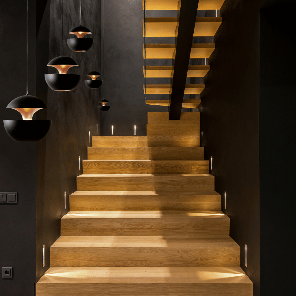 GoldGlow - Elegant Gold Pendant Light