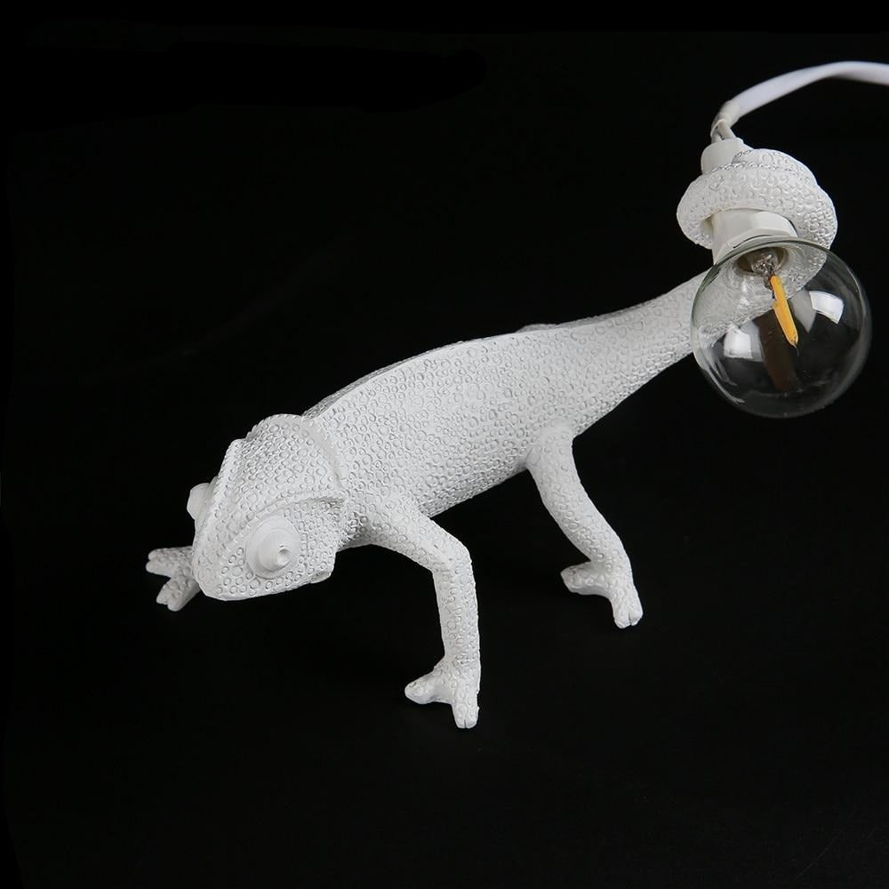 Resin Lizard Table Lamp - Sculptural Lizard Accent for Modern Decor