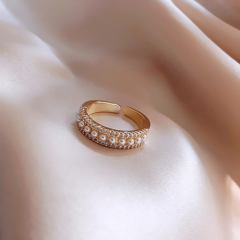 Martina - Elegant Gold Ring with Pearl Accent