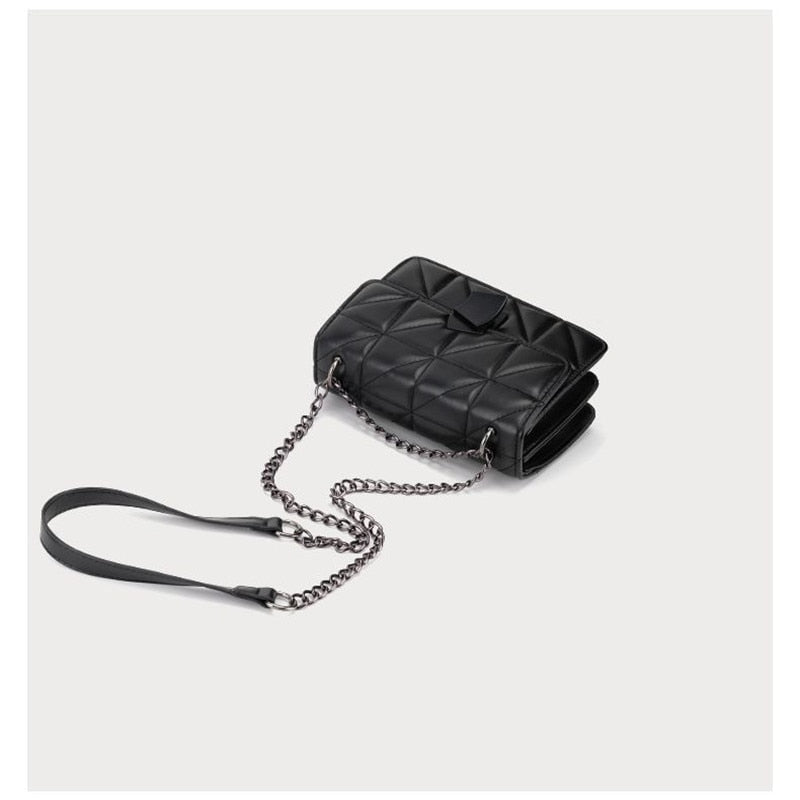 Lilly Luxury Bag - Vintage Quilted Handbag with Chain Strap