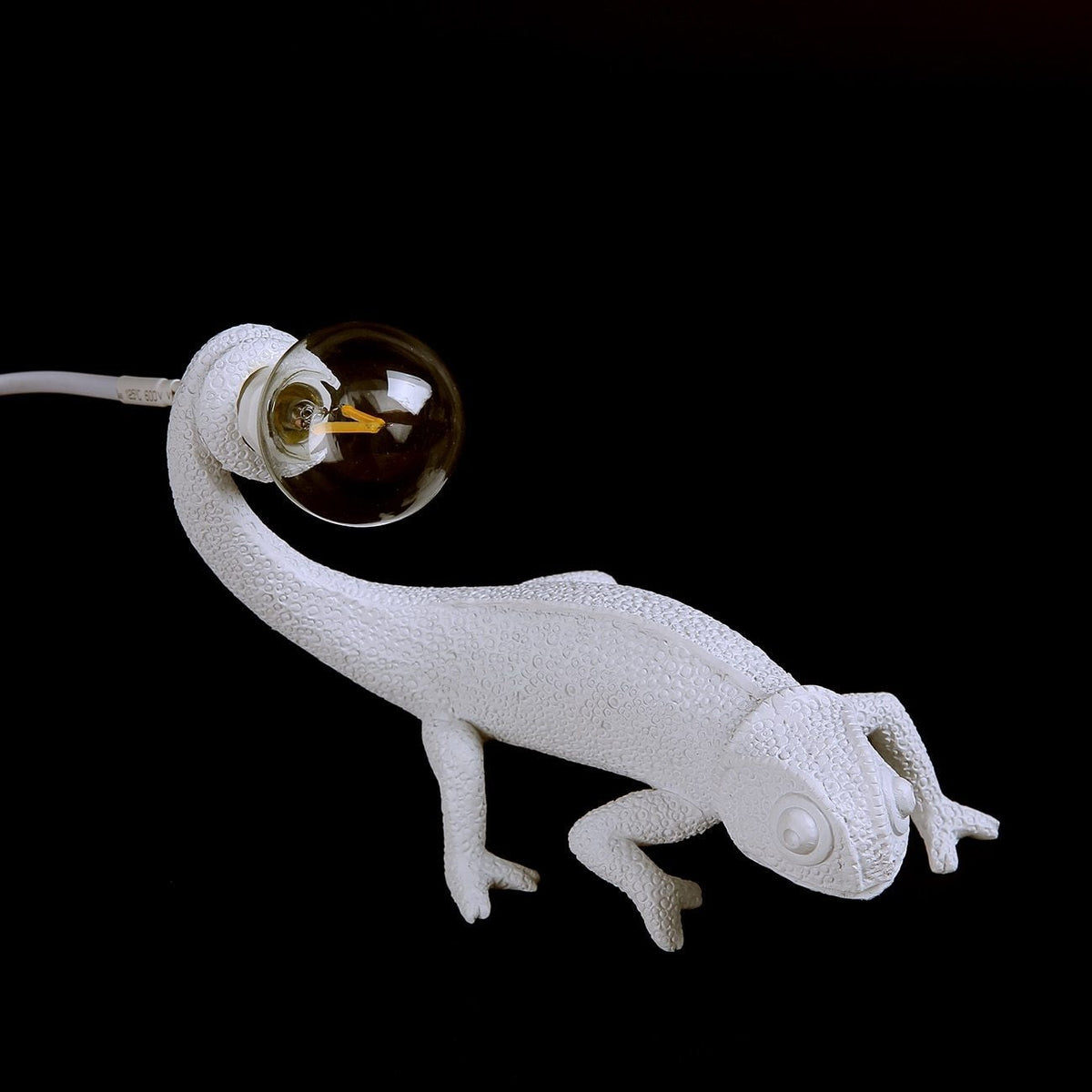 Resin Lizard Table Lamp - Sculptural Lizard Accent for Modern Decor
