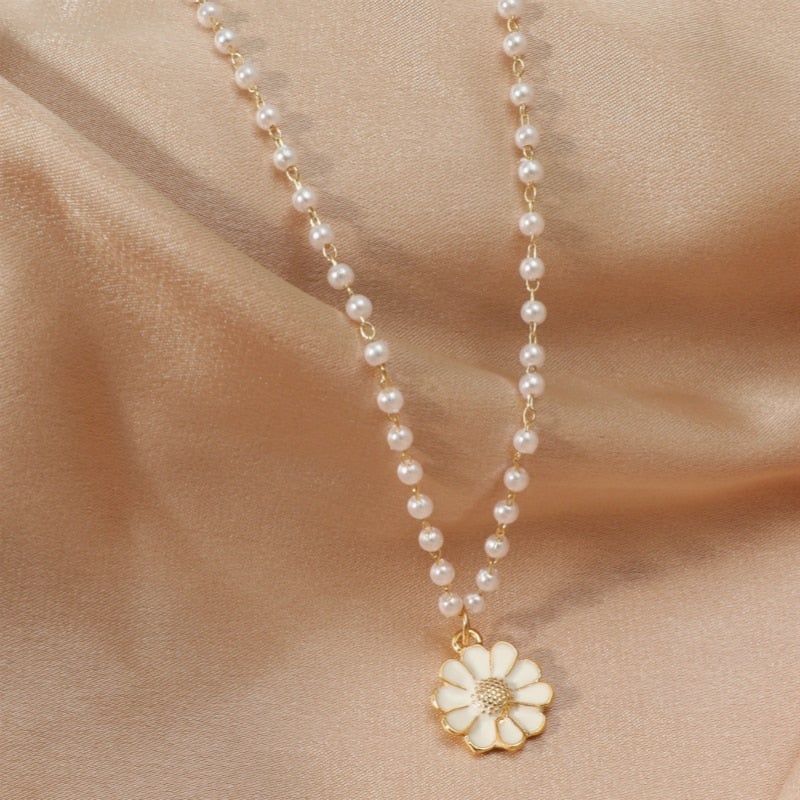 Lara Edition - Daisy and Pearl Pendant Necklace for Women