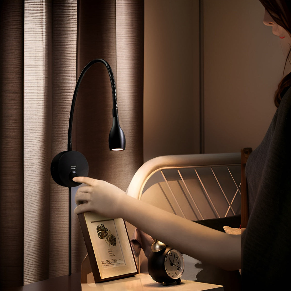 Daxmere - Adjustable LED Reading Wall Lamp