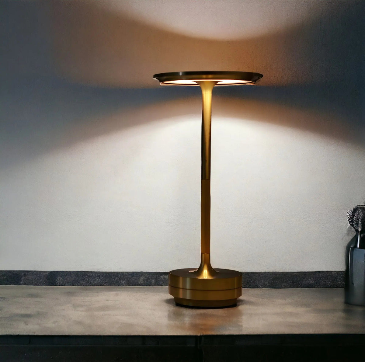 Belworth - Wireless Touch Table Lamp