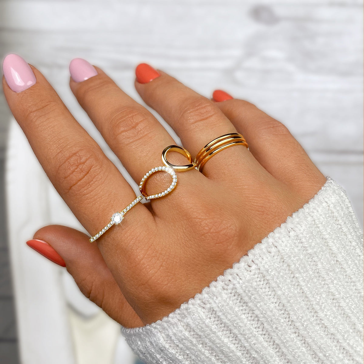 Gorielle - Elegant Ring with Dazzling Zirconia Stones
