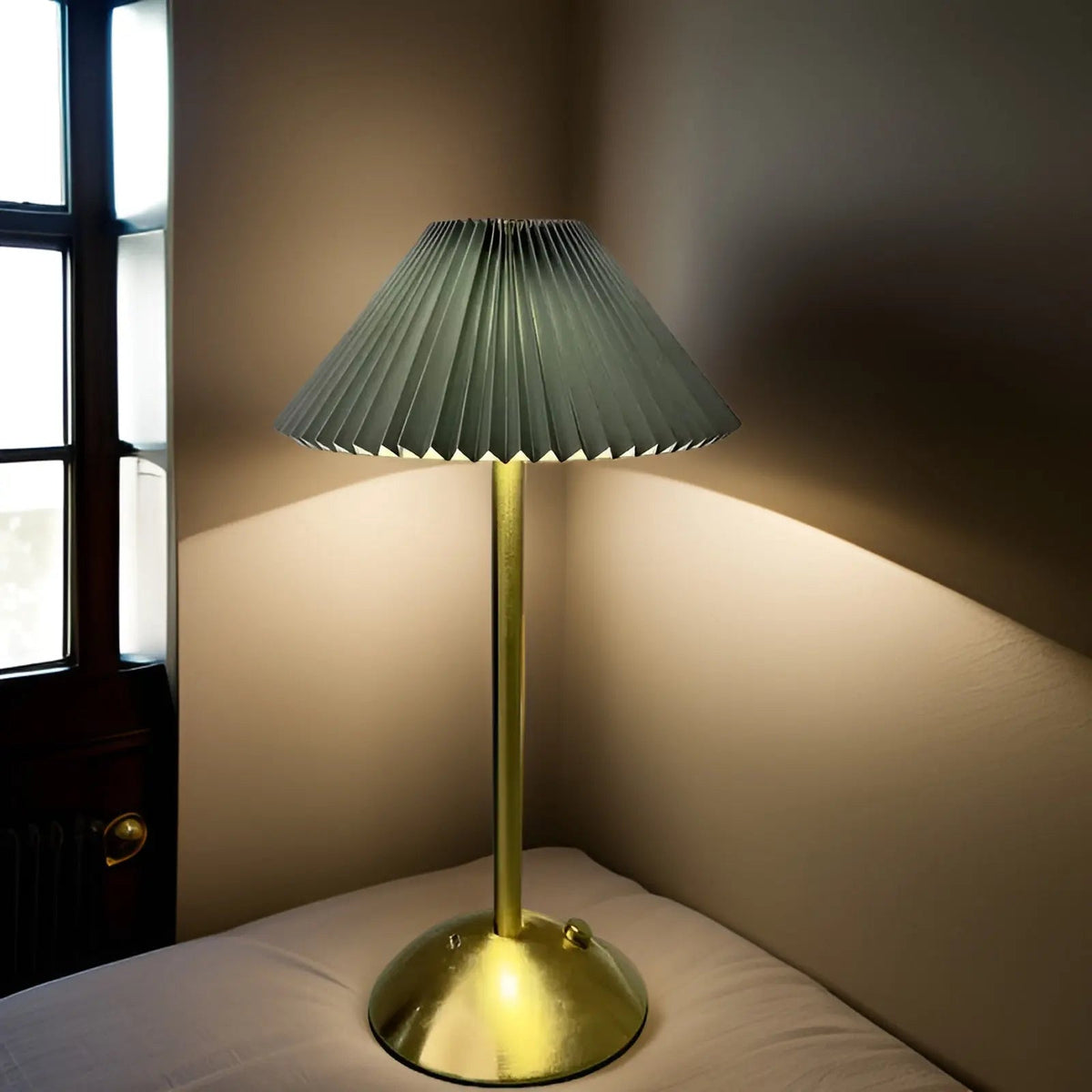 Gruvenda - Portable Metal Table Lamp