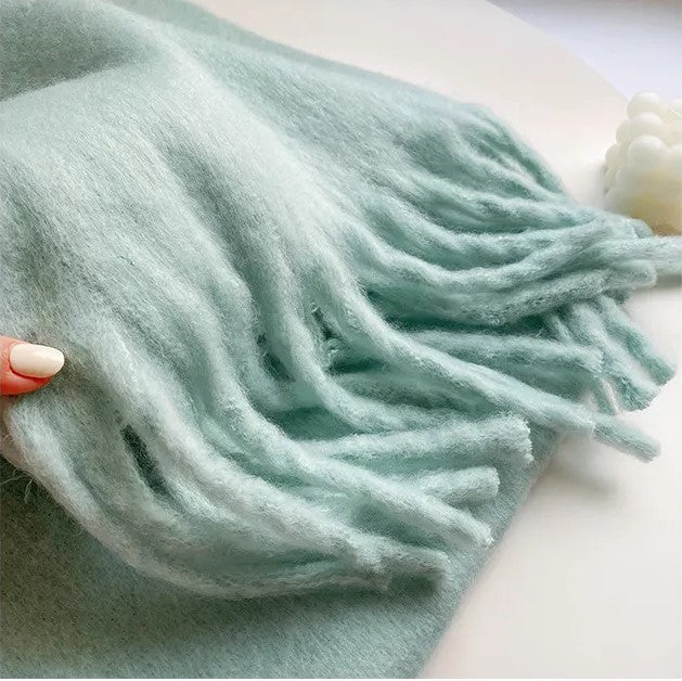 FrostSoft Scarf - Luxury Cashmere Warmth for Winter