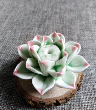 LotusBloom Incense Holder - Elegant Ceramic Lotus Design