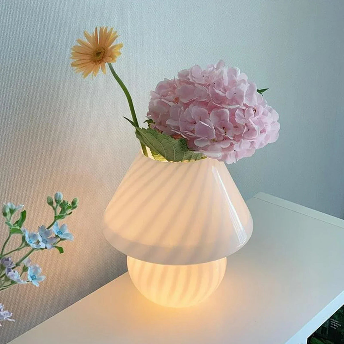 Rivelston - Handcrafted Italian Glass Table Lamp