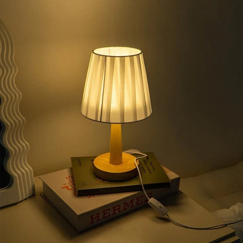 Kianthe - Adjustable LED Nightstand Lamp