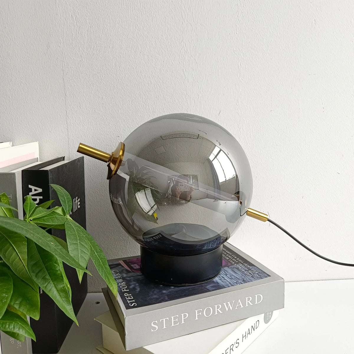 Vaelund - Timeless Vintage Glass Lamp Design