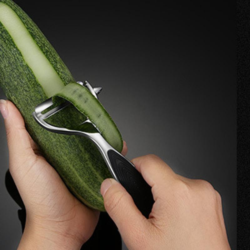 SwiftPeel - Stainless Steel Vegetable Peeler for Precision and Speed